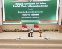 Presiden Prabowo Subianto menyampaikan sambutan pada puncak resepsi kesyukuran 100 tahun Pondok Modern Darussalam Gontor di Ponorogo, Jawa Timur, Sabtu (19/9/2026). 