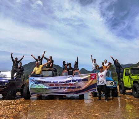 Media gathering 2024 PT CDN Riau bersama media dan vlogger bermain offroad di wisata Kapalo Banda, Payakumbuh.(foto: istimewa)