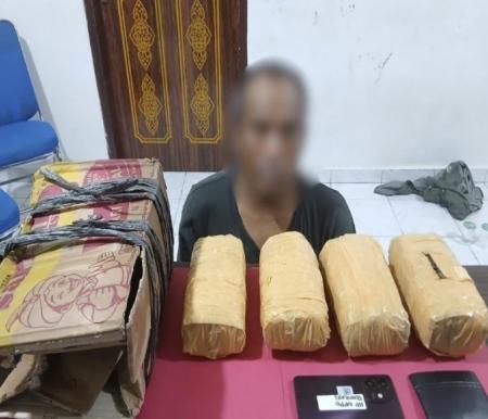 Transaksi Ganja Digagalkan, Polisi Tangkap Pria Paruh Baya di Pekanbaru
