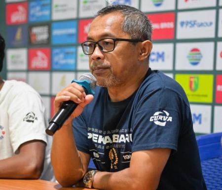 PSPS Kalah Dramatis, Aji Santoso Soroti Kesalahan dan Ketergesa-gesaan Pemain