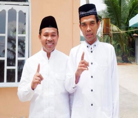 Abdul Wahid bersama Ustaz Abdul Somad.(foto: int)