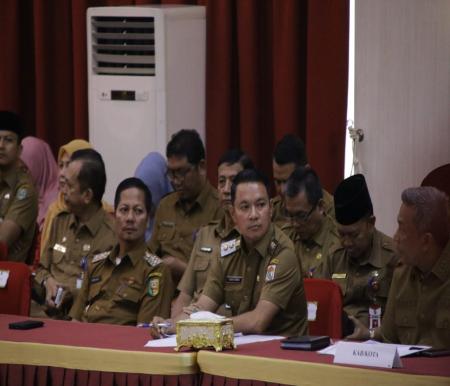 Wabup Pelalawan, Husni ikuti high level meeting TPID Riau (foto/Andy)