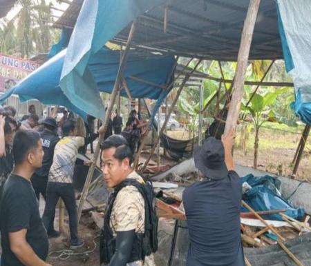 Polisi-TNI Gerebek dan Bongkar Arena Judi Sabung Ayam di Kualu Kampar, 