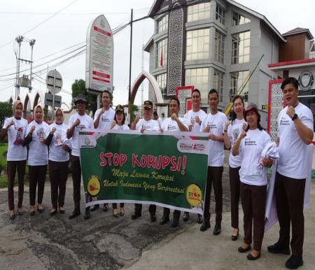 Kejari Dumai sosialisasi Anti Korupsi di depan Kantor Kejaksaan Negeri Dumai (foto/bambang)