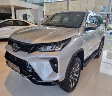 Tampilan Toyota Fortuner 2.8 GR Sport terbaru 2024. 