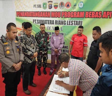 Penandatanganan MOU Program Desa Bebas Api PT SRL