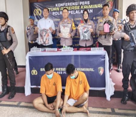 Dua pelaku pembakaran mobil supervisor PTSI ditangkap tim Polres Pelalawan (foto/Andy)