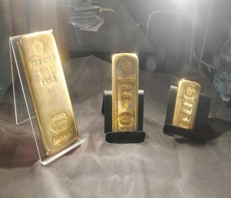Harga emas Antam di Pekanbaru turun harga (foto/riki)