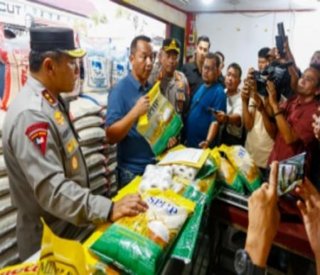Polda Riau Ungkap Beras Oplosan Bulog di Pekanbaru, Pelaku Pemain Lama Diciduk