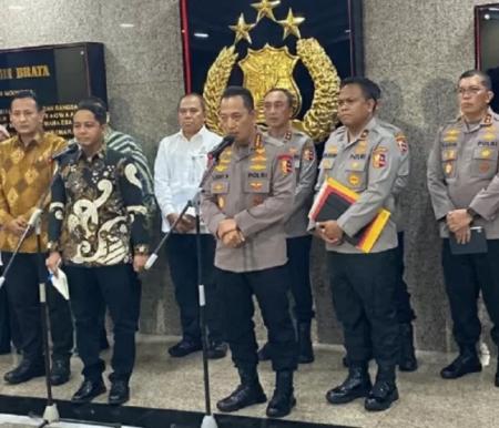 Kapolri Perintahkan Usut Tuntas Kayu Gelondongan Terseret Banjir di Sumatera
