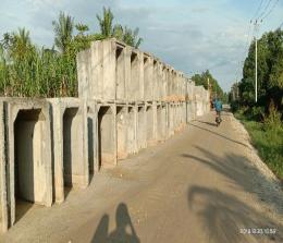 Proyek jalan yang belum tuntas di Meranti.