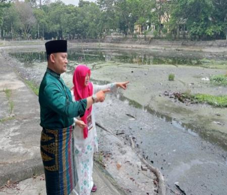 Pasangan Intsiawati-Taufik soroti kondisi Taman Kota Pekanbaru tak terurus (foto/ist)