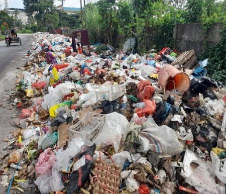 Tumpukan sampah hiasi setiap sisi Kota Pekanbaru yang berjuluk Kota Bertuah.(foto: dini/halloriau.com)