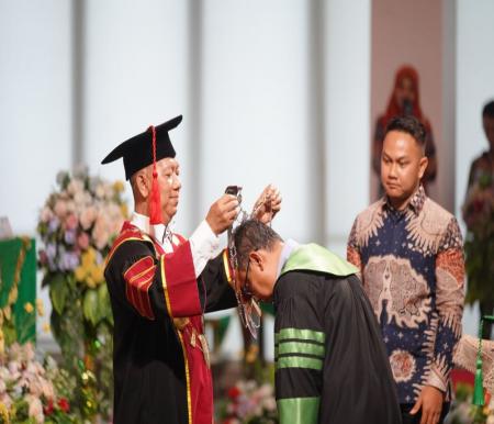 UIR Kukuhkan Prof Fathurrahman Guru Besar ke-25, Dorong Visi Menjadi Universitas Islam Berkelas Dunia