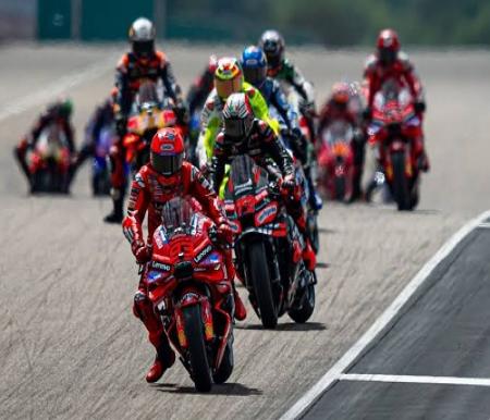 Marquez Tak Terbendung! Dominasi MotoGP Ceko 2025, Bezzecchi & Acosta Lengkapi Podium