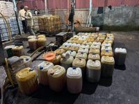 Polisi ungkap penyelewengan solar subsidi di Siak, polisi sita 12 baby tank dan puluhan jeriken (foto/ist)