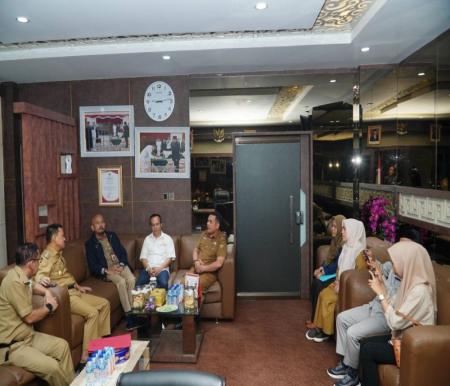 Tim KI Riau berkunjung ke Kampar.(foto: mcr)
