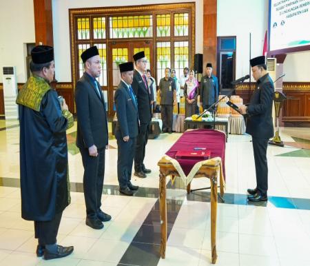 Wabup Siak Husni lantik tiga Kepala OPD (foto/diana)