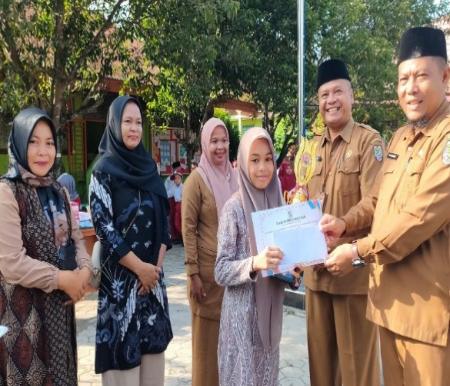 Fahira, Siswa SDN 006 Pangkalan Kerinci melaju ke FL2SN Tingkat Provinsi Riau (foto/Andi)