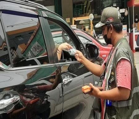 Tarif parkir kendaraan di Pekanbaru akan turun mulai besok (foto/int)