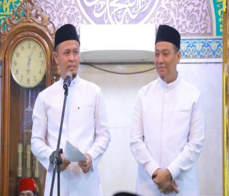 Walikota Pekanbaru, Agung Nugroho (kiri) dan Wawako Markarius Anwar akan salat Idulfitri di Lapangan Ramayana, Jalan HR Soebrantas (foto/int)