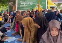 Warga antusias berbelanja selama operasi pasar murah di Riau (foto/ist)