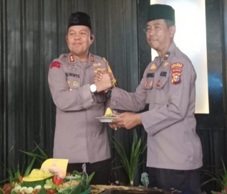 Kapolres Pelalawan, AKBP Suwinto resmikan Cafetaria Harmoni (foto/Andi)