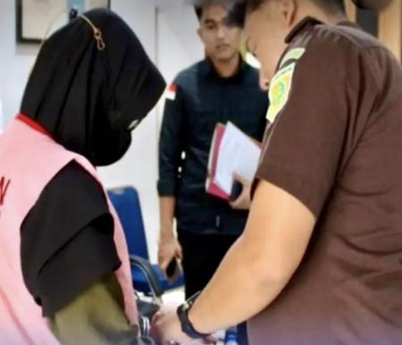 Kejari Pelalawan Tahan Tersangka Baru Korupsi Pupuk, Kini Jadi 19 Orang