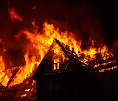 Tiga Rumah Warga dan Kades Ludes Terbakar di Rambah Samo Rohul