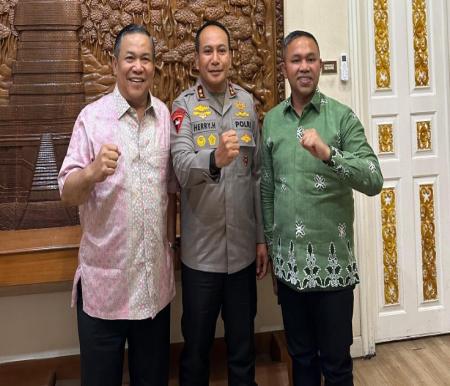 Kapolda Riau Hubungi Ustad Abdul Somad, Damaikan Gubri dan Wagubri