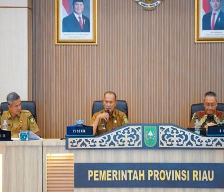 Pemprov Riau melakukan rapat koordinasi bersama Tim Pengendalian Inflasi Daerah (TPID) se-Provinsi Riau. Kegiatan ini bertujuan untuk menjaga stabilitasi pasokan dan harga pangan dalam menghadapi Hari Besar Keagamaan Nasional (KBKN) 2024.