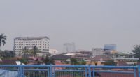 Kabut asap masih menyelimuti Kota Pekanbaru (foto/riki)