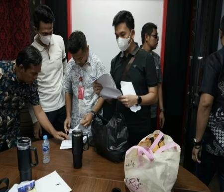Kejari Geledah Kantor DPRD Pekanbaru, Tiga Boks Dokumen Disita  