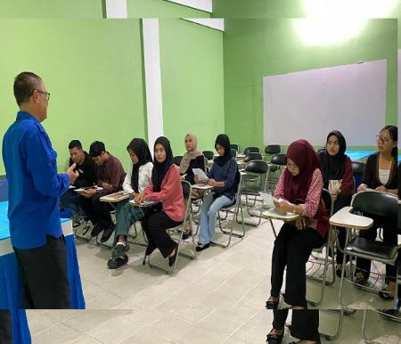 Dari Keterbatasan ke Kesempatan: Kisah Mahasiswa STIE Cakrawala Terbantu Beasiswa BRK Syariah