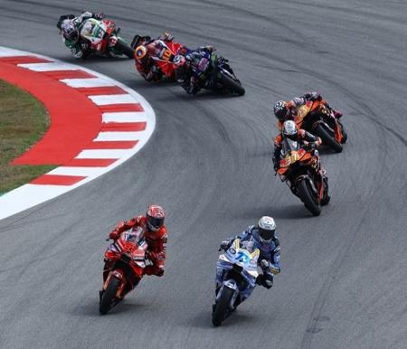 MotoGP Catalunya 2025: Alex Marquez Kalahkan Marc Marquez, Bastianini Lengkapi Podium