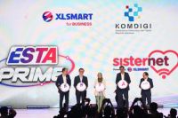 Menkomdigi dan direksi XLSMART saat meluncurkan ESTA Prime pada acara Bravo 500 Summit 2026 di Jakarta, Kamis (11/6/2026).(foto: istimewa)