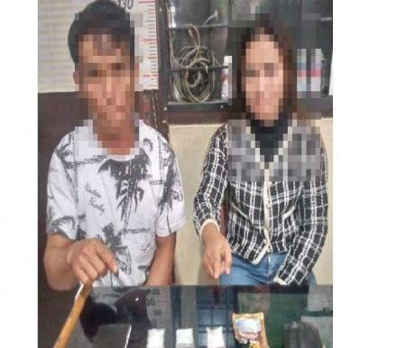 Pasangan suami istri yang menjadi pengedar narkotika di kawasan Kota Payakumbuh (foto/int)