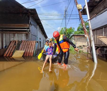 11 ribu lebih jiwa terdampak banjir di Riau (foto/risnaldi-halloriau)