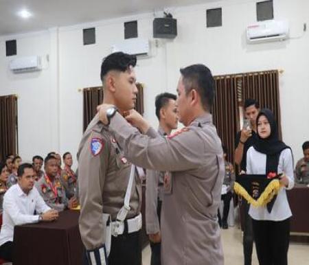 Kapolres Pelalawan pimpin latihan pra Operasi Ketupat Lancang Kuning 2025. (Foto: Andy Indrayanto)