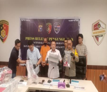 Polisi Riau tangkap penjual ribuan kartu perdana teregistrasi ilegal (foto/int)