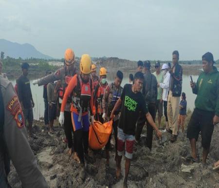 Jasad korban yang diterkam buaya di Babel ditemukan 1,5 kilometer dari TKP (foto/ist)