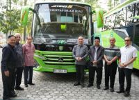 Dukung Mobilitas Kampus, UIR Resmikan Mercedes-Benz Jet Bus 5 Medium