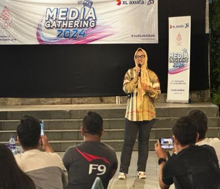 Dian Siswarini, Presiden Direktur sekaligus CEO PT XL Axiata saat memberikan sambutan di media gathering 2024 (Foto/Ist)