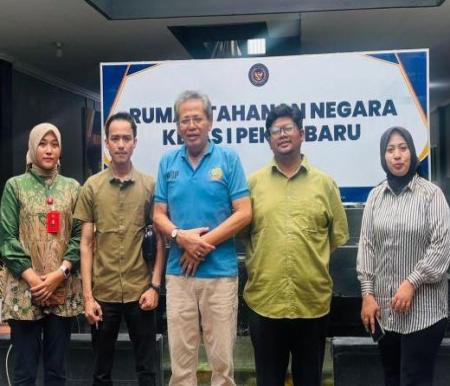 Eks Ketua PMI Riau Syahril Abu Bakar Dieksekusi ke Rutan Pekanbaru dalam Kasus Korupsi Rp1,4 Miliar